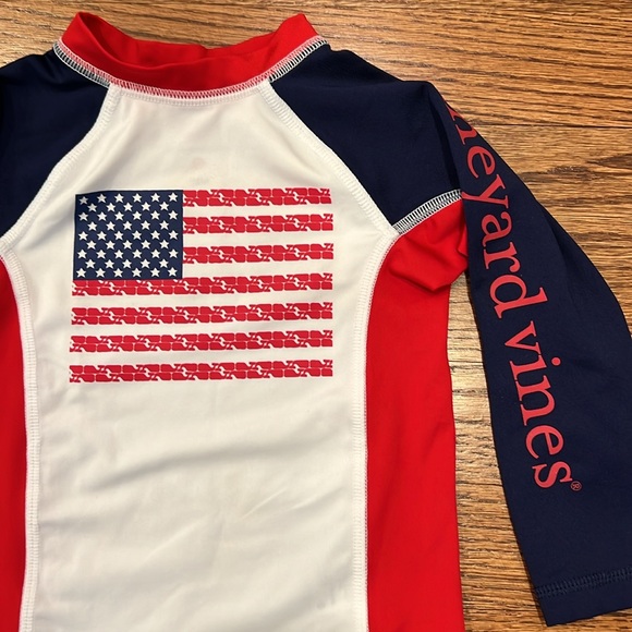 Vineyard Vines Rashguard 18m - Picture 2 of 4
